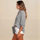 Camisa Feminina Leve de Botão